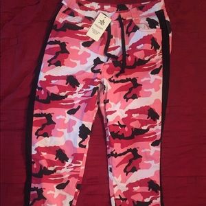 Fashion Nova joggers sizes 2x /H&M sweatshirt XL